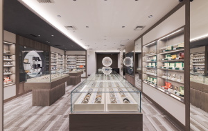 ブランドショップリップス銀座店 ブランドショップリップス銀座店
